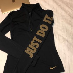 Nike fleece half zip up pullover